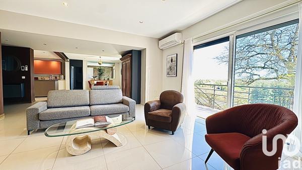 Maison 6 pièces de 220 m² à Crayssac (46150)