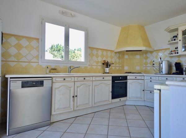 Villa 6 pièce(s) 4 chambre(s) 175 m²