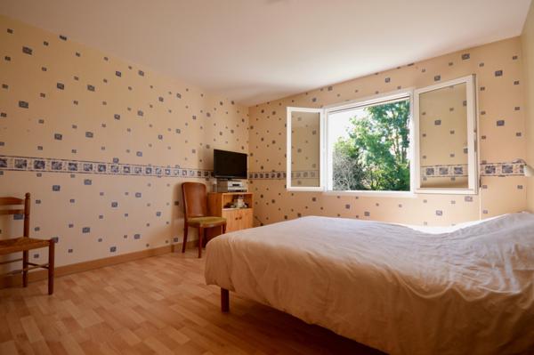 Villa 6 pièce(s) 4 chambre(s) 175 m²