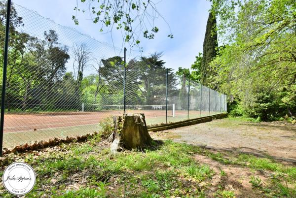 Saint-Raphaël (83700) Saint Raphaël : appartement 2 pièces + une grande mezzanine avec terrasse, garage et place de parking privativ