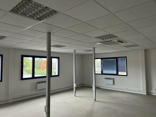 BUREAUX à LOUER de 163 m²