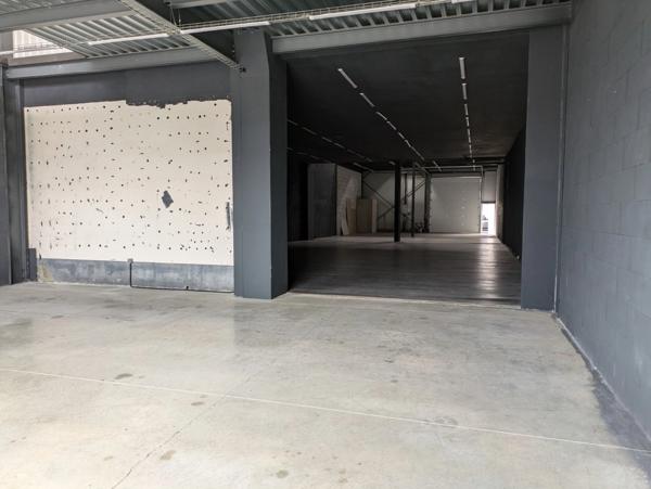 Local commercial à louer proche de MONTMELIAN (73)549 m²