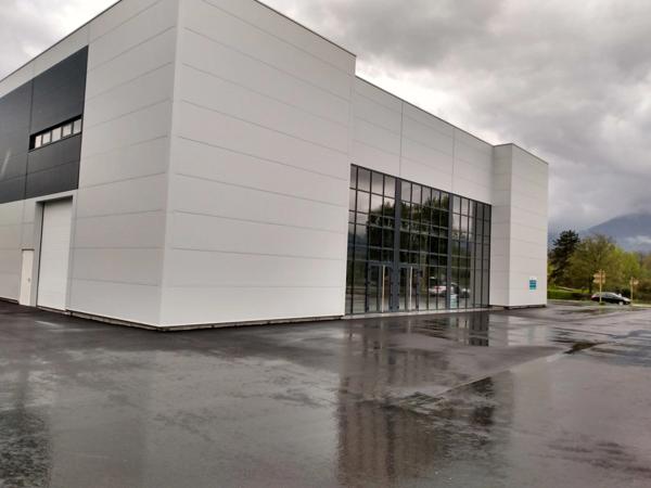 Local commercial à louer proche de MONTMELIAN (73)549 m²