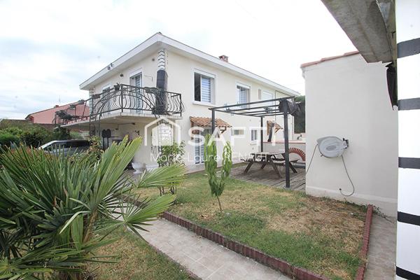 Maison : 2 habitations (118m² et 84m²) – Piscine - Garage