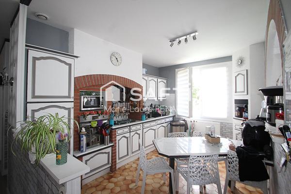 Maison : 2 habitations (118m² et 84m²) – Piscine - Garage