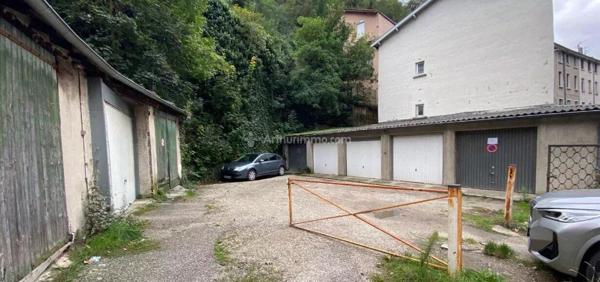 Location Garage à Vienne