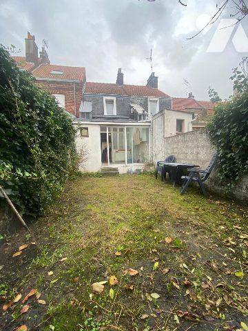 CALAIS SAINT PIERRE MAISON DE VILLE 2 CHAMBRES JARDIN