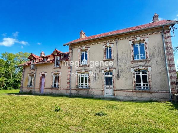 Maison à BEAUMONT SUR SARTHE, 72170 - 12 pièces 266m²