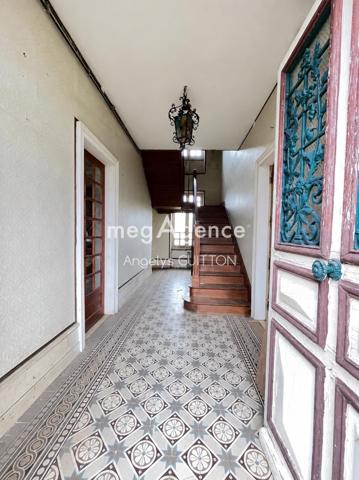 Maison à BEAUMONT SUR SARTHE, 72170 - 12 pièces 266m²