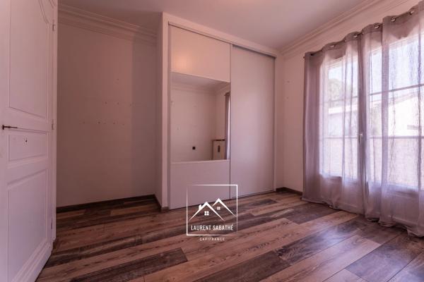 PAU (64) –  À VENDRE - Maison familiale de 213 m² - 5 chambres, bureau et piscine.