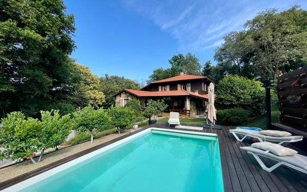 Maison à vendre    6 pièces •  Montfort-en-Chalosse