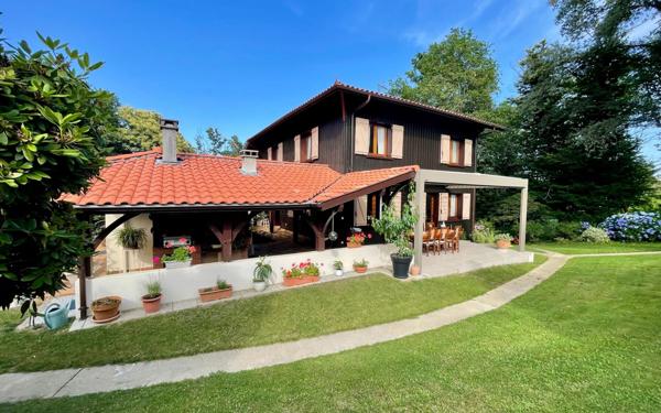 Maison à vendre    6 pièces •  Montfort-en-Chalosse