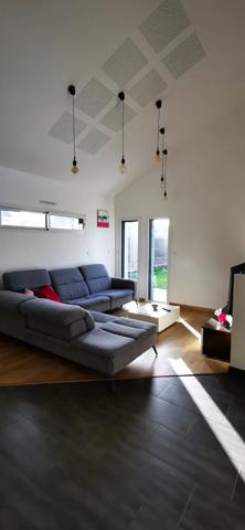 maison en pierres rénovée de 5 chambres avec garage et jardi
