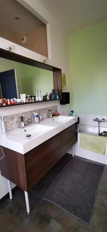 maison en pierres rénovée de 5 chambres avec garage et jardi