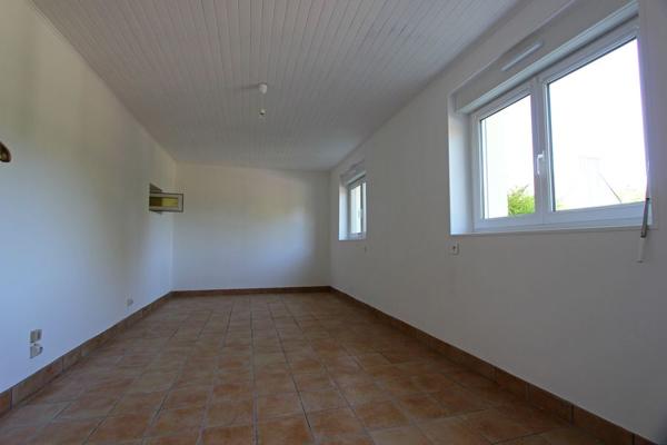 UNE MAISON AVEC JARDIN, À PROXIMITÉ DU LYCÉE BRIZEUX. -
