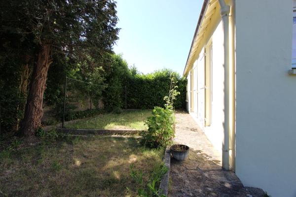 UNE MAISON AVEC JARDIN, À PROXIMITÉ DU LYCÉE BRIZEUX. -