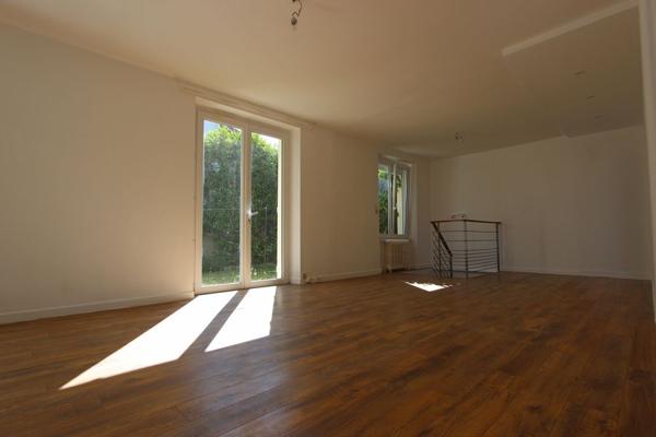 UNE MAISON AVEC JARDIN, À PROXIMITÉ DU LYCÉE BRIZEUX. -