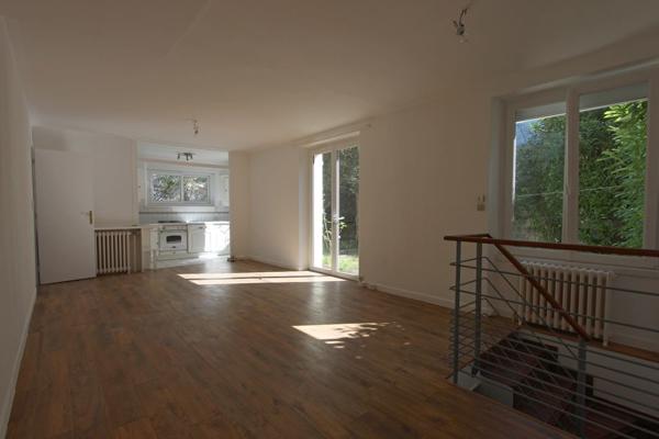 UNE MAISON AVEC JARDIN, À PROXIMITÉ DU LYCÉE BRIZEUX. -