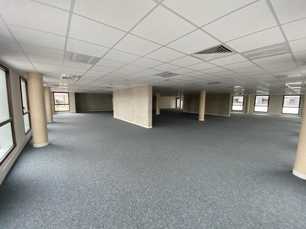 A louer Bureaux neuf RT 2020 PERIGNY 487m²