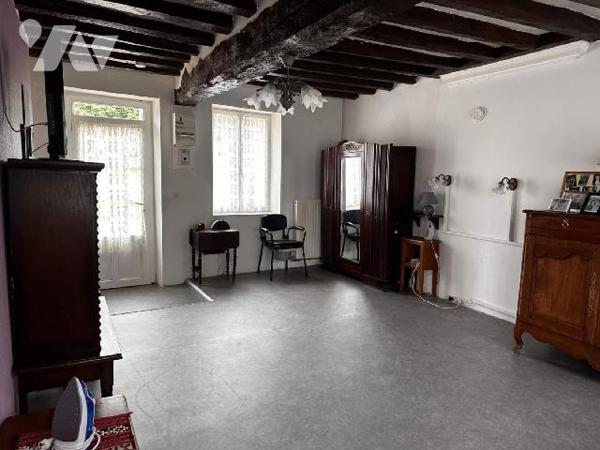 

Beaumont hypercentre !
Maison d'habitation idéalement située, à deux pas des commerces.
E...