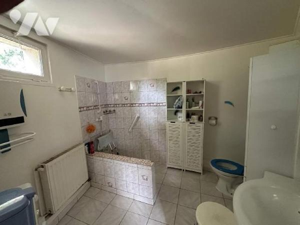 

Beaumont hypercentre !
Maison d'habitation idéalement située, à deux pas des commerces.
E...