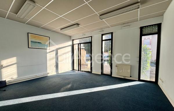 Local professionnel Plain-pied Centre-ville