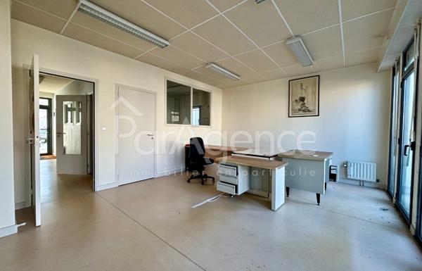 Local professionnel Plain-pied Centre-ville