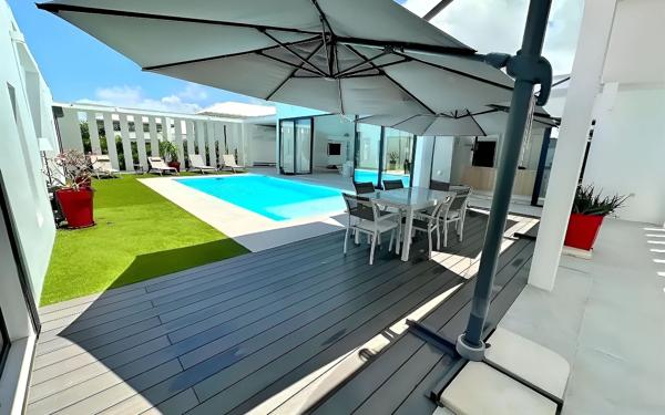 Maison à vendre    5 pièces • 128 m2 Saint-François