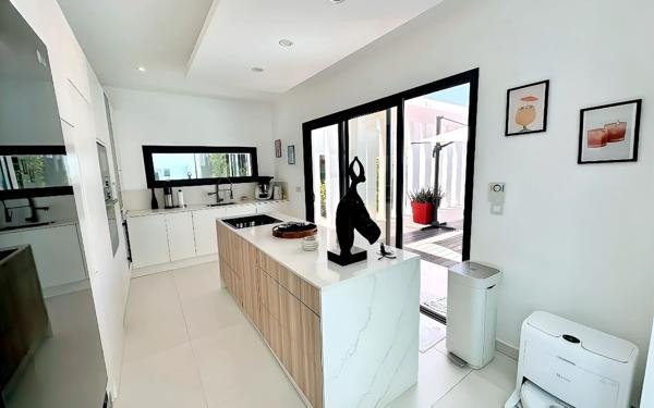 Maison à vendre    5 pièces • 128 m2 Saint-François