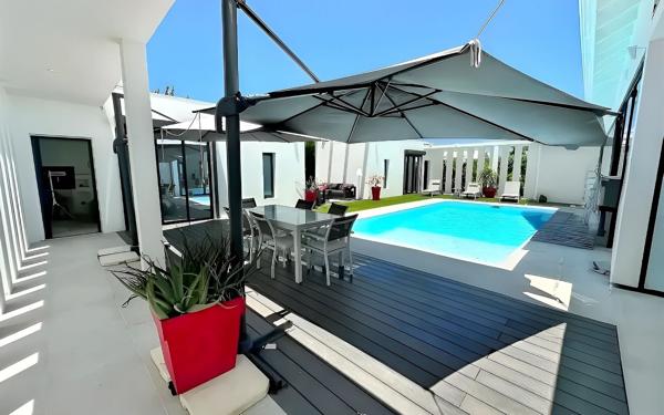 Maison à vendre    5 pièces • 128 m2 Saint-François