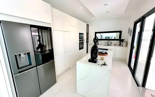 Maison à vendre    5 pièces • 128 m2 Saint-François