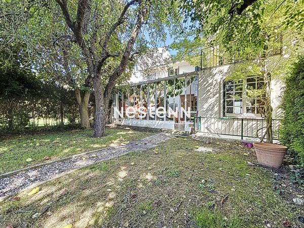 ISSY LES MOULINEAUX - Maison 9 pieces avec 5 chambres jardin piscine garages