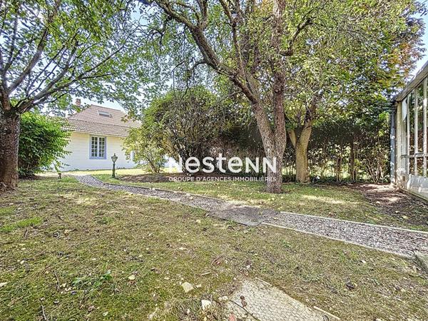 ISSY LES MOULINEAUX - Maison 9 pieces avec 5 chambres jardin piscine garages