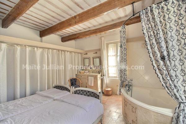 Demeure de prestige 5 chambres avec cour arborée