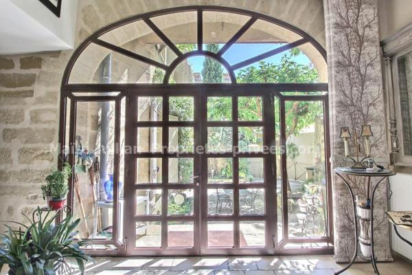 Demeure de prestige 5 chambres avec cour arborée