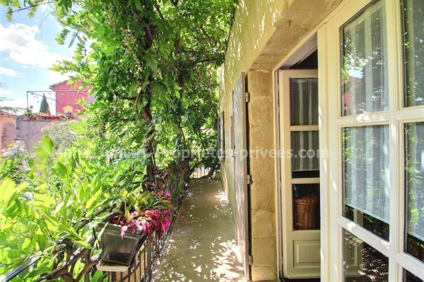 Demeure de prestige 5 chambres avec cour arborée