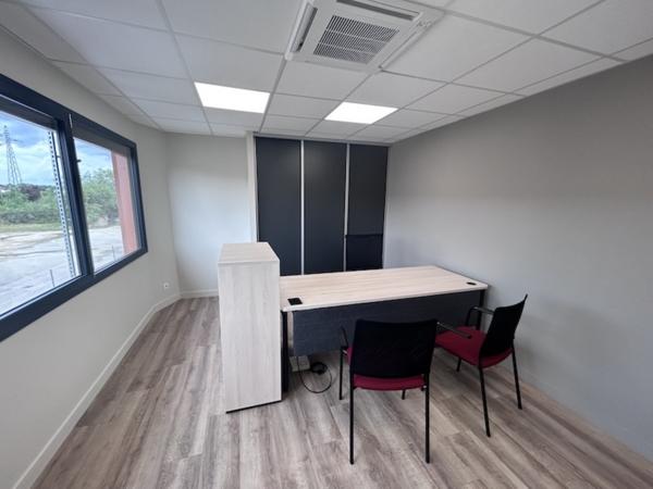 BOURG EN BRESSE - LOCATION - BUREAUX MEUBLES ET EQUIPES