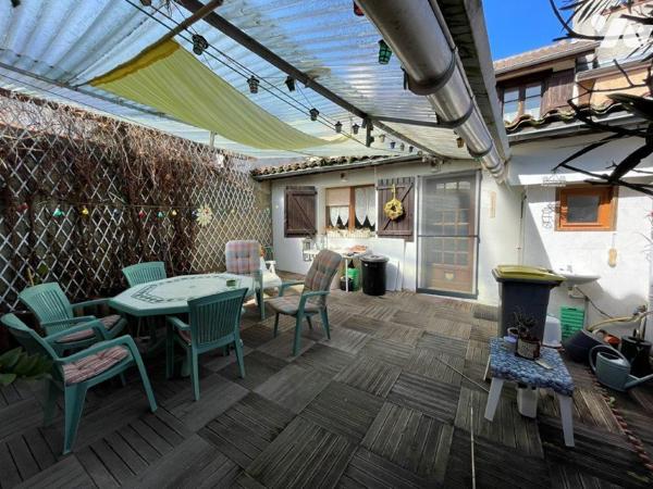 MIELAN (32) Cœur de village, maison de ville et dépendance aménagées sur 517m²