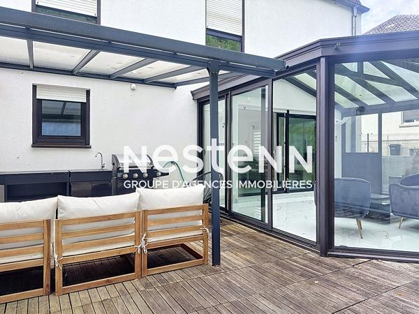 Grand studio avec véranda, terrasse, cave et parking