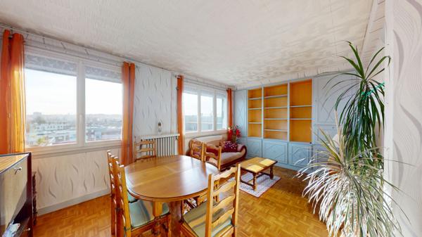 VILLEMOMBLE Appartement 3 pièces dernier étage lumineux et fonctionnel, 70 m2