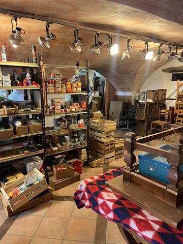 Local d'activités de 180 m²