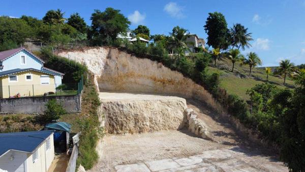Terrain nu Gosier RIVIERA
