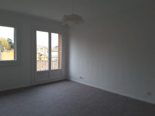 SALON DE PCE - Centre - Appartement 2 pièces