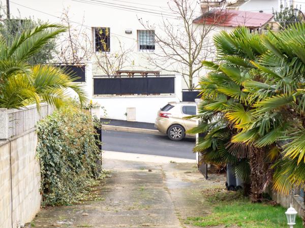 Maison avec vue sur Paris – Terrain arboré de 725 m² – Quartier des Coteaux