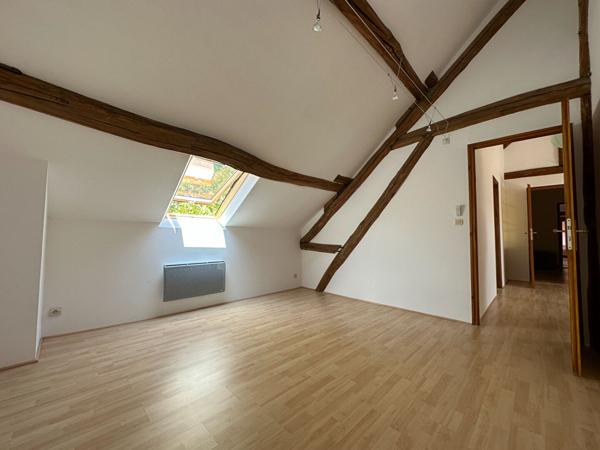 Maison 7 chambre(s) 243 m2 avec dépendances et triple garage