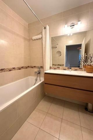 Magnifique Appartement de 3 pièces avec asc + Balcon + Cave + Pkg!!!