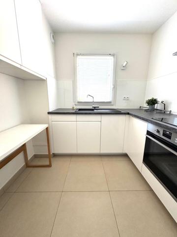 Magnifique Appartement de 3 pièces avec asc + Balcon + Cave + Pkg!!!