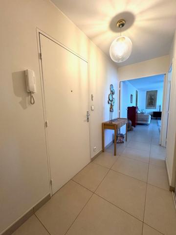 Magnifique Appartement de 3 pièces avec asc + Balcon + Cave + Pkg!!!