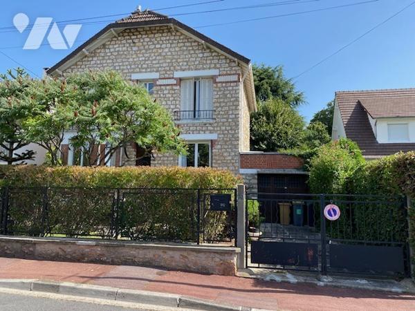 Maison à Vendre à Soisy-sous-Montmorency (95230) en Val-d'Oise (95), 6 pièces, 4 chambres