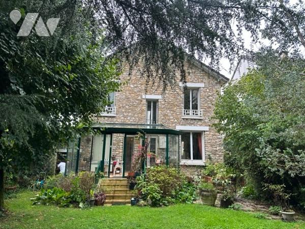 Maison à Vendre à Soisy-sous-Montmorency (95230) en Val-d'Oise (95), 6 pièces, 4 chambres